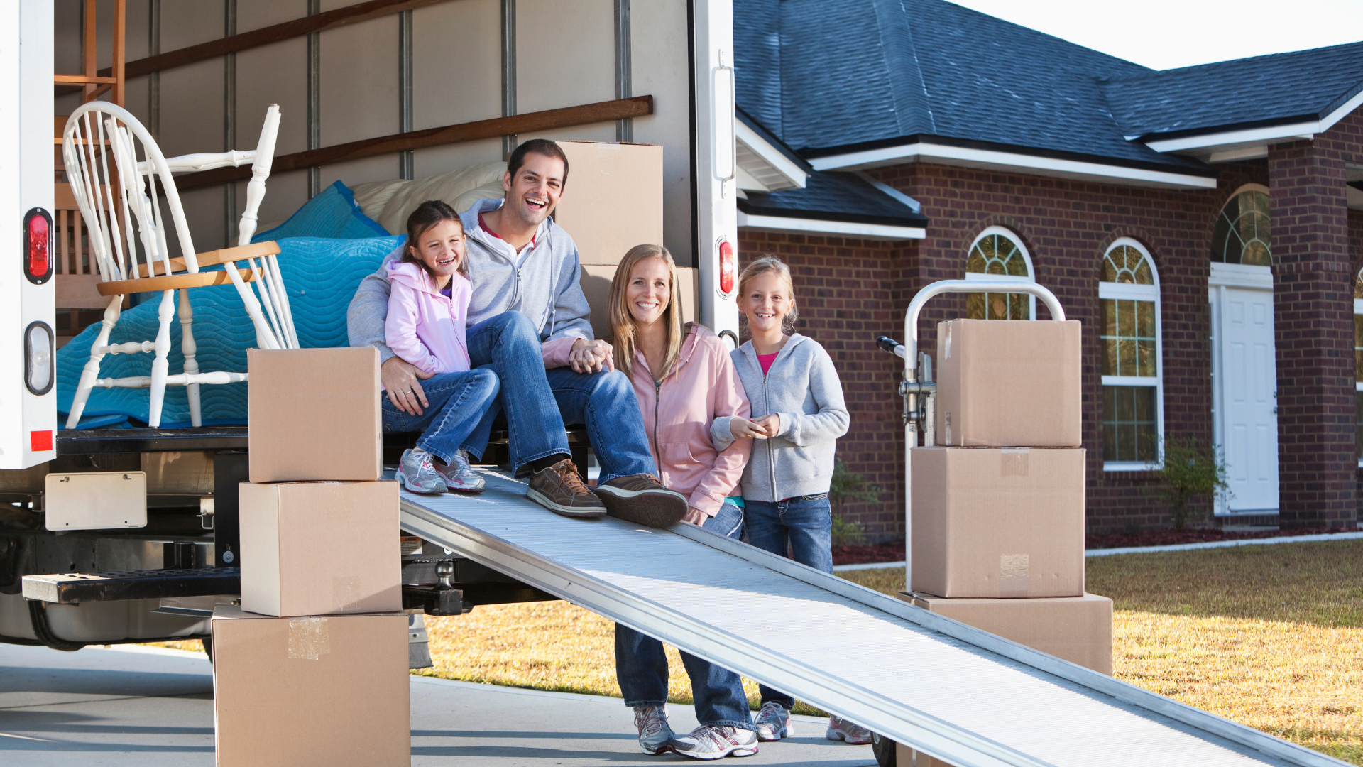 5 young family moving